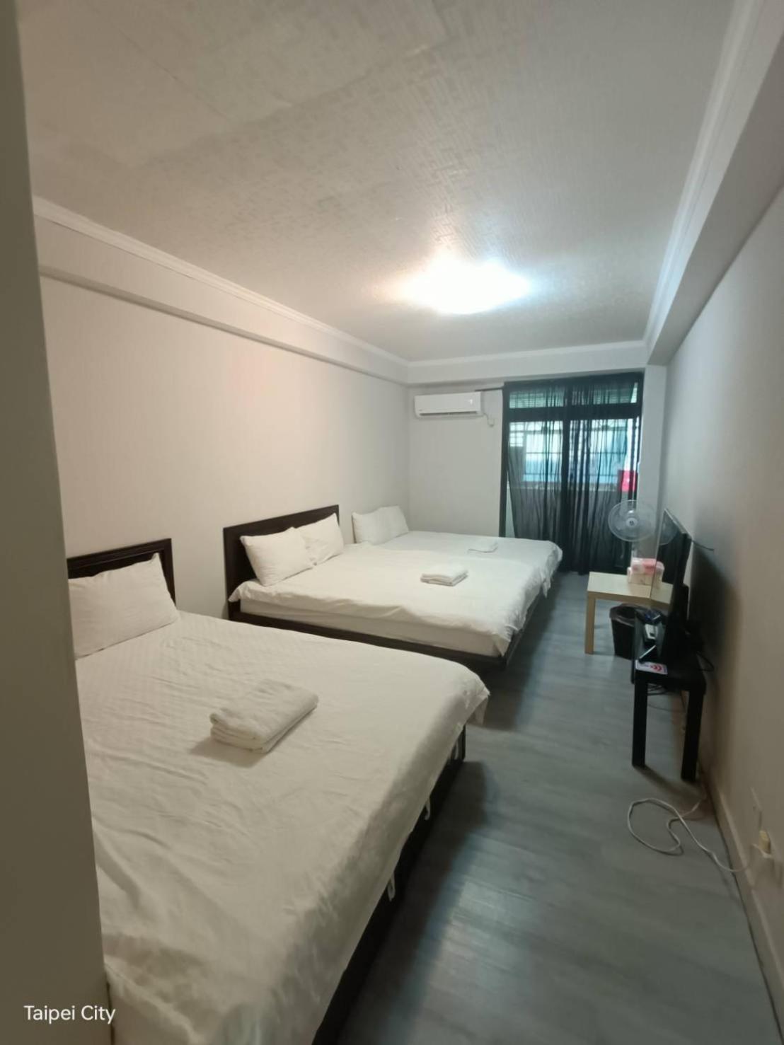 Ximen 日記 Apartment Taipei Bagian luar foto