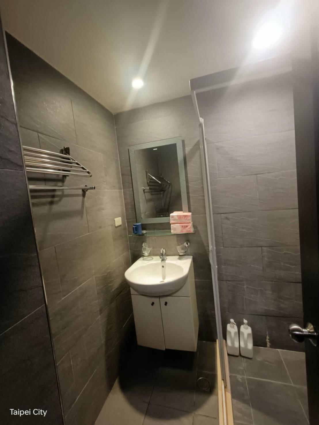 Ximen 日記 Apartment Taipei Bagian luar foto